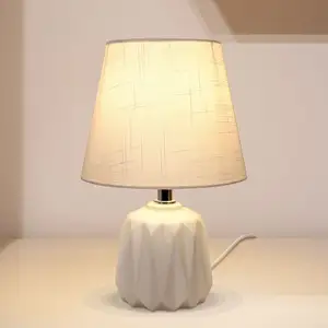 Lámpara de luz de mesa moderna, cortina de tela para decoración del hogar, nórdica para mesita de noche, cerámica, de lino, venta al por mayor