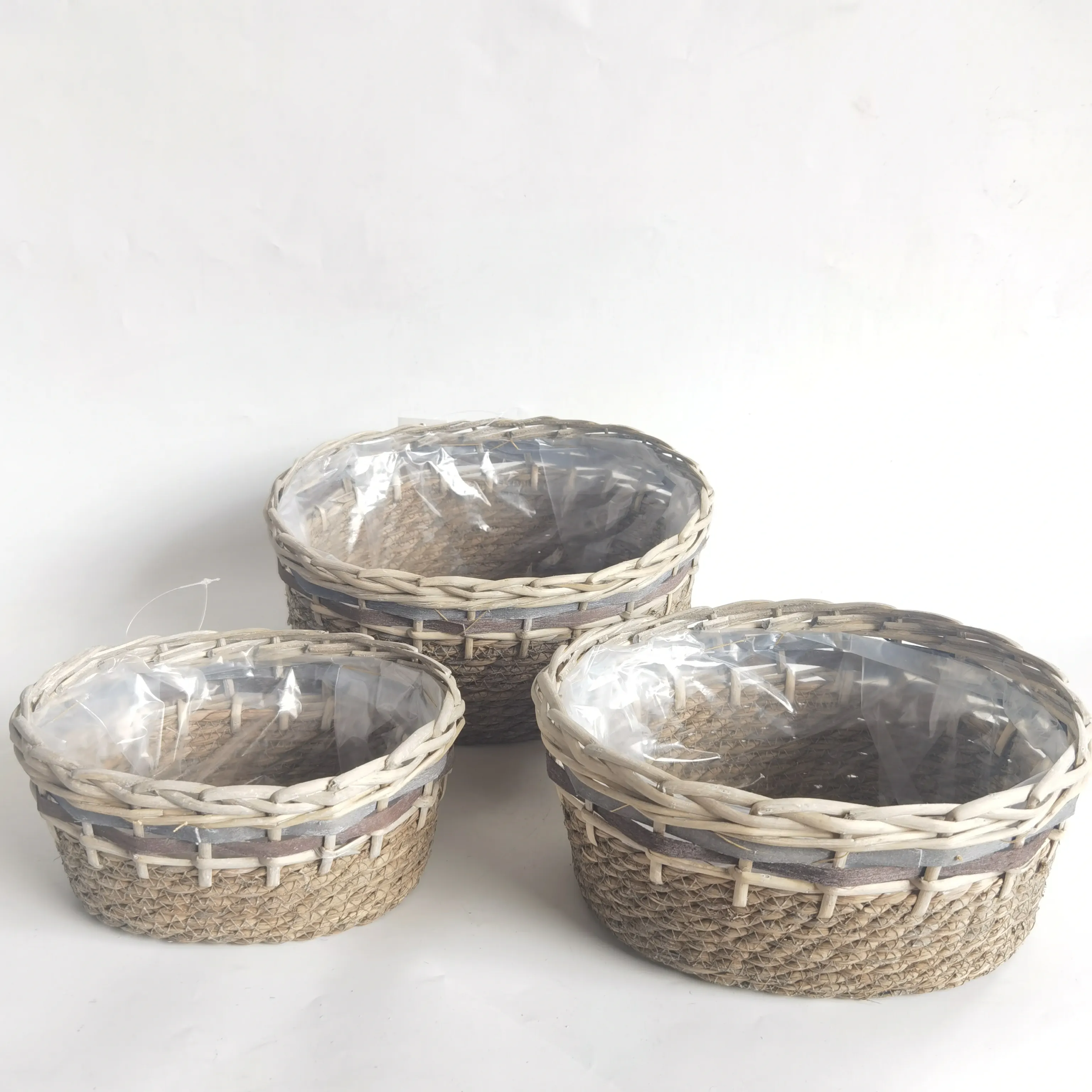Customized Wholesale Oval Gift Rattan weaving Basket Wicker Storage Basket With Handle Natural Wicker Weaving Folk Crafts Set