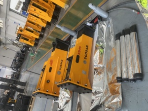Martillo Hidráulico Tipo Caja SB45 para las Industrias de Construcción y Minería, Nuevo, Incluye Motor Principal, para Excavadoras de 7-14 Toneladas - Product Image 3