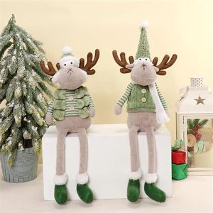 Couple de rennes assis fantaisistes avec fourrure douce et longues pattes – Cadeau créatif pour fête de Noël - Product Image 1