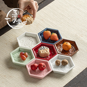 Plato Hexagonal Pequeño de Porcelana Wu Yi Tang con Diseño de Peonía para Servir Bocadillos en Bodas o para Exhibición - Product Image 2