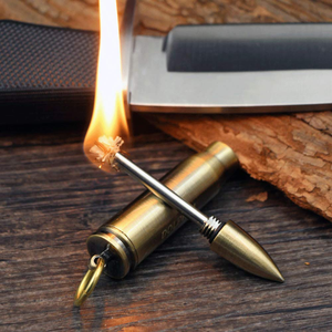 Porte-clés multifonction en laiton avec ouvre-bouteille créatif, briquet à allumettes et ouvre-boîte - Product Image 5