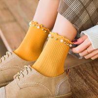 WUYANG FACTORY Chaussettes pour femmes Oreille Champignon Dentelle Perle Bas Mode Bande verticale Mi-mollet Nail Perle Coton Chaussettes