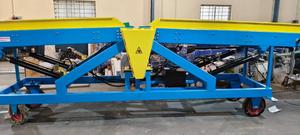 Transportador de Cinta de Doble Cara para Carga y Descarga de Camiones y Contenedores en Almacenes - Product Image 2