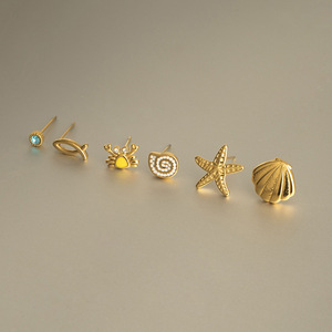 ชุดต่างหูแบบติดหู รูปเปลือกหอย ปลาดาว และหอยสังข์ สีทอง ธีมมหาสมุทร 6 ชิ้นต่อการ์ด - Product Image 3