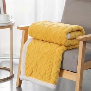 Vente en gros de couvertures portables à motifs doux et chauds pour hôtel Couverture en <span class=keywords><strong>polaire</strong></span> - Product Image 3