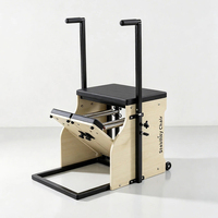 Chaise Wunda réglable en bois d'érable avec poignées de stabilité et ressorts pour studio de Pilates