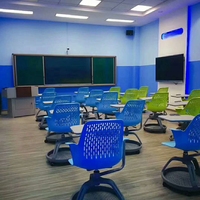 Chaise d'étudiant moderne en plastique de haute qualité pour lycée et université, avec tablette d'écriture et roulettes, idéale pour salle de formation