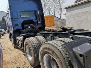 Camión Tractor Usado Sinotruk Euro2 Diésel 6X4 con Volante a la Izquierda, HOWO de 10 Ruedas, Capacidad de Carga de 21-30T, 371hp, Cámara Trasera de 360° - Product Image 5