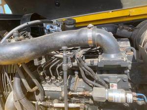 Mini-excavatrice Komatsu PC60 d'occasion, 6 tonnes, importée du Japon, bon état, avec composants essentiels : pompe à engrenages, roulement - Product Image 5