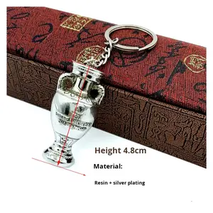 Porte-clés Trophée Football Strongman, Pendentif Coupe <span class=keywords><strong>de</strong></span> Football en Alliage, Pendentif <span class=keywords><strong>Ballon</strong></span> d'Or, Bijou Souvenir - Product Image 1
