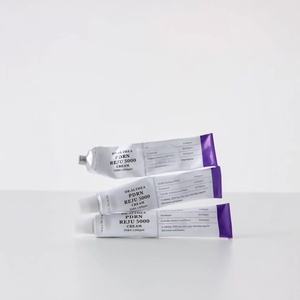 Crema Idratante Delicata e Nutriente, Ammorbidente e Riparatrice per la Luminosità della Pelle - Product Image 3