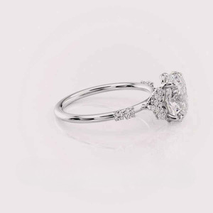 Bague halo en diamant de laboratoire ovale OEM pour bijoux de fiançailles en or blanc 14 carats - Product Image 3
