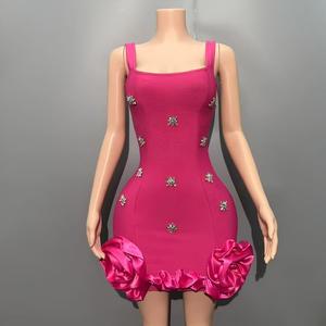 Robe mini sexy de haute qualité pour femmes, robe moulante, robe de soirée, robe de bal rose avec décorations florales et strass - Product Image 1