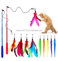 Desain baru hewan peliharaan interaktif warna-warni ukuran kustom dapat ditarik mainan kucing panjang bulu memancing batang Cacing