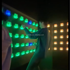 Mur d'<span class=keywords><strong>escalade</strong></span> interactif en plastique pour <span class=keywords><strong>salle</strong></span> de jeux intérieure avec poignées LED, capacité supérieure à 500 kg - Product Image 5