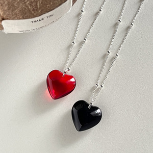 Collar de Corazón de Resina Negra y Roja con Cadena de Burbujas de Plata 925, un Estilo Romántico y Atrevido que Representa el Glamour Gótico - Product Image 6