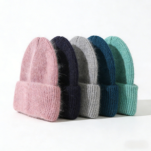 Bonnet d'hiver luxueux personnalisable, chaud et doux, en tricot, avec logo personnalisé, casquette jacquard <span class=keywords><strong>de</strong></span> créateur, bonnet en polaire confortable pour l'hiver - Product Image 1