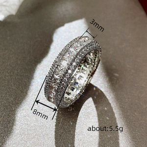 Anello Unisex Hip Hop con Dettagli Scintillanti, Gioiello da Dito alla Moda - Product Image 5