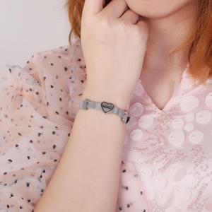Bracelet en maille tendance en acier inoxydable plaqué or rose avec breloques fille-maman, bijoux pour femmes, bracelets personnalisés en forme de cœur, 50 pièces - Product Image 5