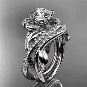 Anello da Donna in Rame con Foglie Intrecciate e Zirconi Incastonati, Gioiello da Mano per Uso Quotidiano - Product Image 2