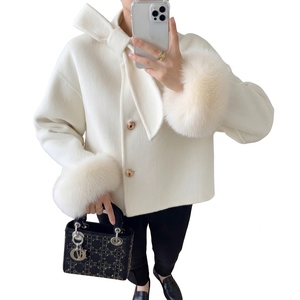 Elegante <span class=keywords><strong>Cappotto</strong></span> Invernale Slim da Maternità in Lana per Donna <span class=keywords><strong>con</strong></span> Collo a O, Bottoni Coperti, Morbida <span class=keywords><strong>Pelliccia</strong></span> di Volpe, Polsini Larghi e Tessuto Double Face - Product Image 1