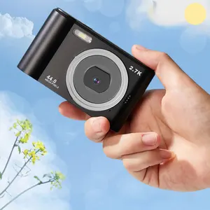 Fabriqué en Chine Caméscopes numériques portables 2.7K HD 8X Zoom Caméra compacte à la mode