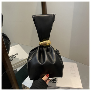 Borsa a Spalla da Donna a Secchiello Personalizzata 2025 Nuova Retrò con Cerniera e Pieghe, Piccola Borsa di Design alla Moda per Donna - Product Image 4