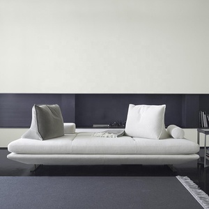 Canapé-lit moderne sans accoudoirs en tissu gris clair 2 places avec base en métal et coussins multicolores, meubles de salon - Product Image 4