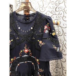 Abito Autunnale di Alta Qualità per Donna con Ricami Traforati a <span class=keywords><strong>Motivi</strong></span> Floreali Manica Corta Lunghezza Media in Cotone e Lino - Product Image 4