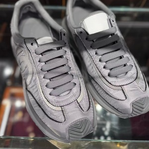 Sneakers de haute qualité pour hommes et femmes, avec détails plissés, Dolcegabbaas-dgs, ajustement confortable, adaptées à une utilisation en extérieur - Product Image 4