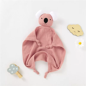 Copertina Comfort con Giocattolo Animale per Neonati 0-3 Anni, Coperta di Sicurezza in Cotone Biologico e Bavaglino - Product Image 2