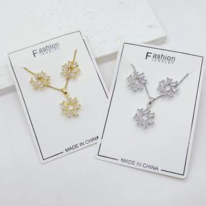 Micro-set Collier Boucles d'oreilles Set Light Luxury Full Diamond Ring Personnalité Tempérament Banquet Boucles d'oreilles Collier Combinaison - Product Image 1