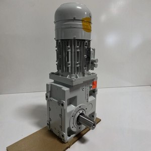 Moteur réducteur à engrenages hélicoïdaux à trois étages GKS07-3MSAR-100C32 - Product Image 1