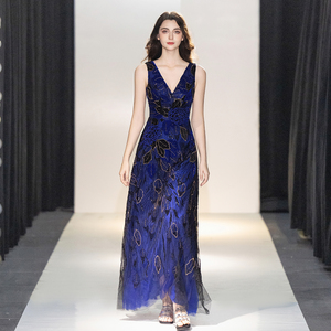 Abito da sera mini ricamato con paillettes, senza maniche, scollo a V floreale, per feste e balli di fine anno da donna - Product Image 5