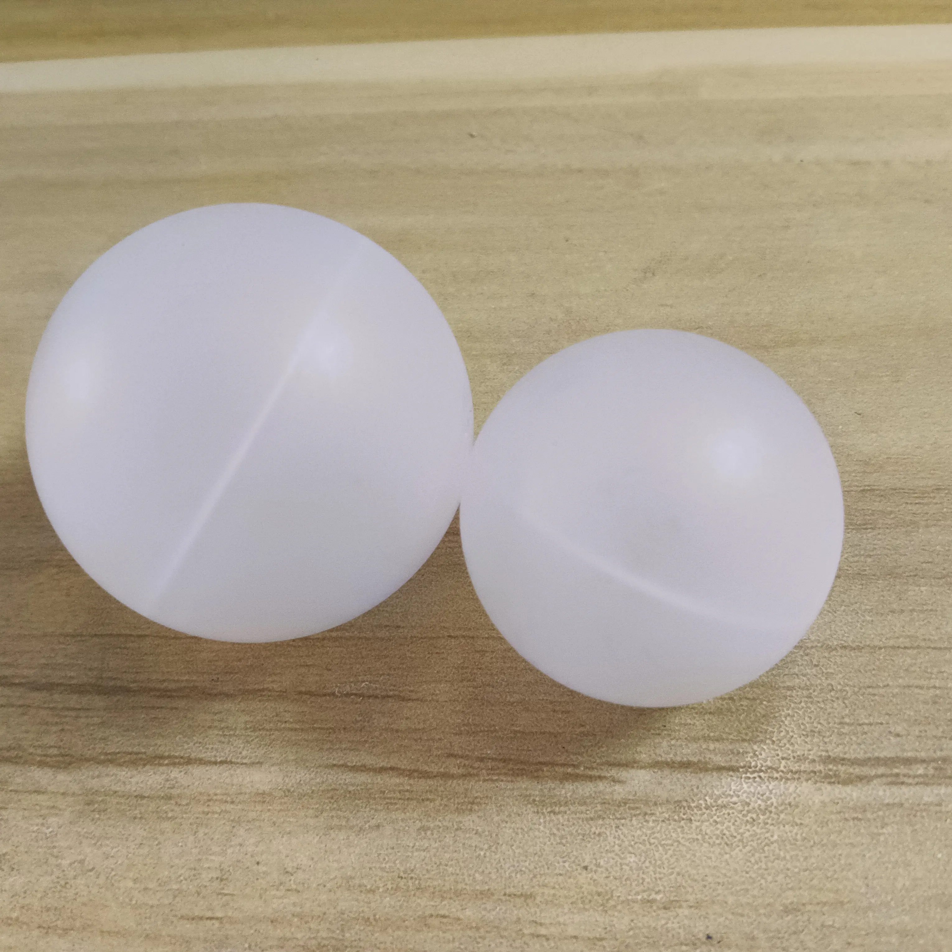 Bola rongga plastik untuk botol roll on deodoran 10mm - 100mm