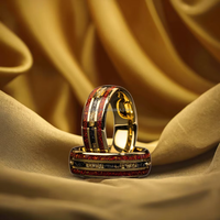 Bague tendance en carbure de tungstène de 8 mm d'or de bijoux POYA opale rouge à la mode et feuille d'or avec météorite pour mariage ou cadeau