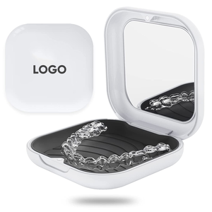 Boîte de rangement pour appareil dentaire invisible en plastique et silicone imperméable avec logo personnalisé pour appareil orthodontique, isolation des bactéries, carrée - Product Image 2