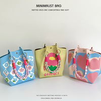 Tas Selempang Wanita Motif Kartun Lucu Kasual dan Serbaguna Model Terbuka Rajutan untuk Membawa Makan Siang