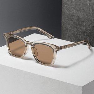 Nouvelles lunettes de soleil à monture carrée pour hommes, monture noire en PC, protection UV400, classe 2, design à la mode - Product Image 3