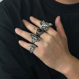 Set di 5 Anelli Gotici Trendy in Lega con Mummia, Vampiro, Bara, Diavolo, Teschio, Anelli Aperti da Uomo, Gioielli Punk Rock per Halloween - Product Image 3