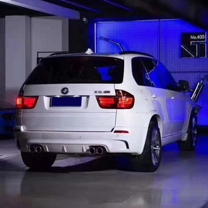 Nouveau kit carrosserie OUER pour BMW X5 E70 2007-2013 : pare-chocs avant et arrière avec découpes pour feux antibrouillard, installation par visserie - Product Image 6