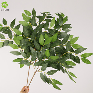 QIHAO Hojas de Olivo Artificiales de 30cm-100cm, Plástico Verde, Decoración de Boda, Planta Colgante de Interior - Product Image 1