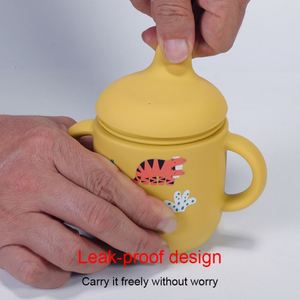 Ensemble cadeau de vaisselle pour bébé, tasse à boire réutilisable en silicone sans BPA, personnalisable en usine, pour tout-petits et enfants - Product Image 4