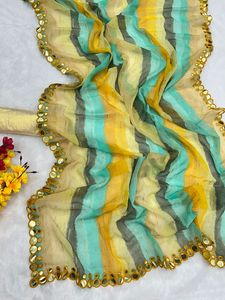Sari Tradicional Indio y Pakistaní de Gasa con Rayas Rosas y Borde Dorado para Mujer, para Bodas y Fiestas, de Secado Rápido - Product Image 3