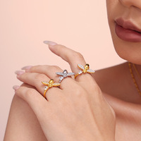 Mode dégoulinant Zircon industrieux abeille Double collier Bracelet anneau boucles d'oreilles texturé titane acier ensemble