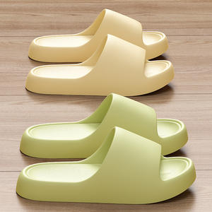 Chaussons en toile à bout fermé antidérapants avec doublure en fourrure chaude et design tendance pour adultes, idéaux pour la salle de bain - Product Image 6