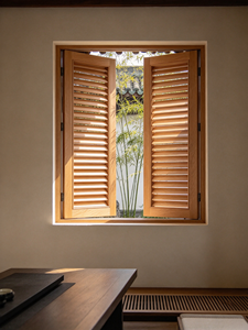 Persiana de Madera Tipo Plantation, Horizontal, con Revestimiento, Operación Manual, Diseño Rectangular Minimalista, para Sala de Estar, Marca EFS, 1 Año de Garantía - Product Image 2