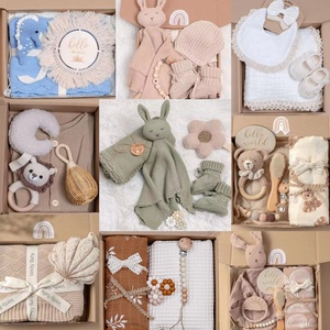 Caja de regalo para recién nacidos, juego de regalo orgánico para bebés, Manta de algodón de bambú tejida, babero de dentición y sonajero, juego de juguetes de madera - Product Image 6