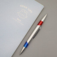 Stylo bille en plastique rouge et bleu double face en gros avec logo personnalisé imprimé pour cadeaux promotionnels et écriture quotidienne au bureau